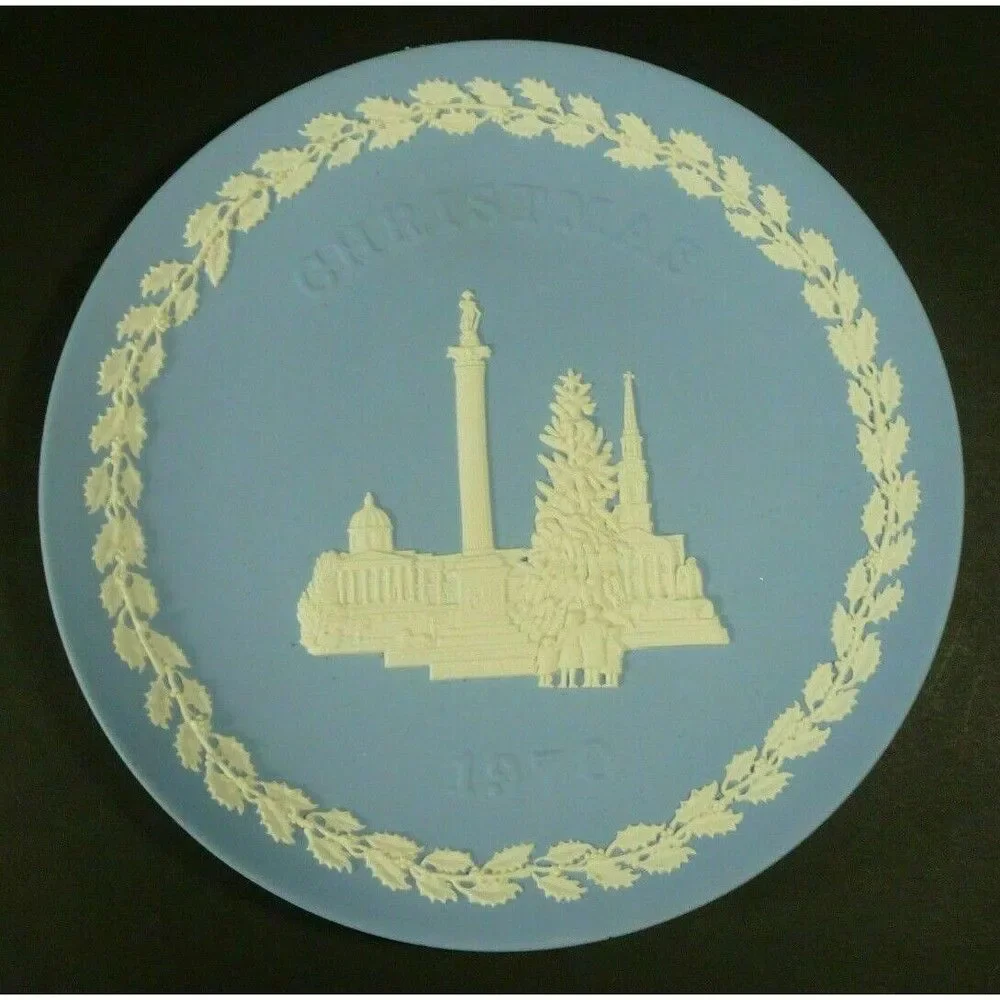 Wedgwood White on Blue Jasper Christmas Plate 1970 Trafalgar Square w/box